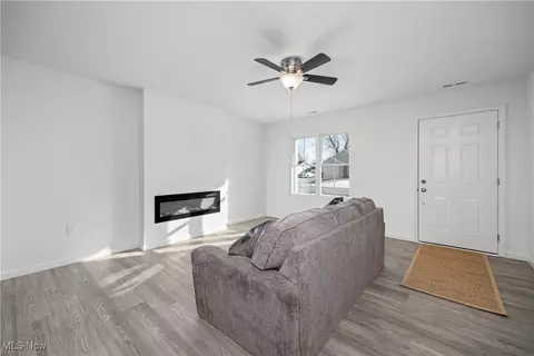 Living - 1999 E Oldgate Rd, Sandusky, OH 44870 photo 2 of 2