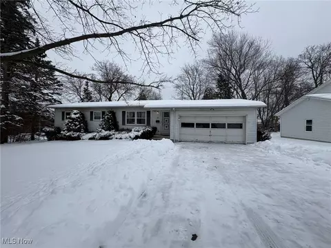 840 Walter Rd, Medina, OH 44256