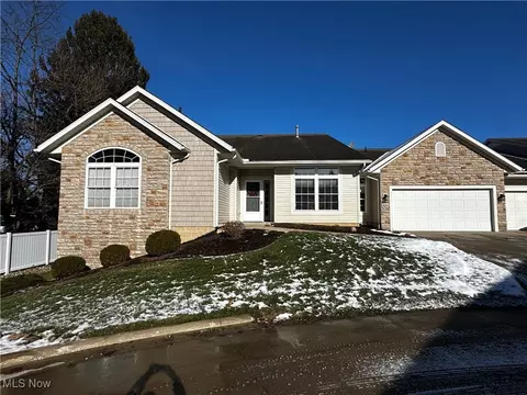 2452 Barrington Way #424, Wooster, OH 44691