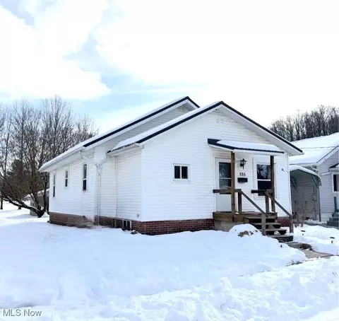 335 Packer St, Uhrichsville, OH 44683