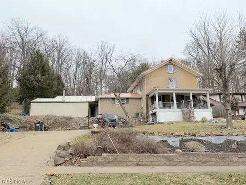 771 Cross St, Newcomerstown, OH 43832