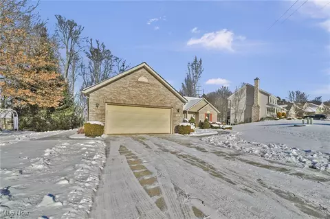 765 Ravenhill Rd, Northfield, OH 44067
