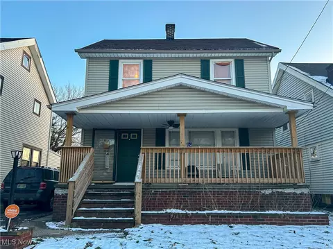 8606 Vineyard Ave, Cleveland, OH 44105