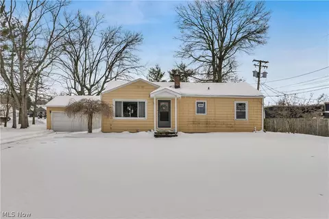 46 Ohlin Dr, New Middletown, OH 44442