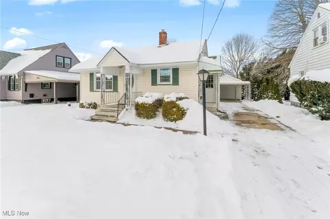 Exterior - 18 E Oakland Blvd, Struthers, OH 44471 photo 2 of 5