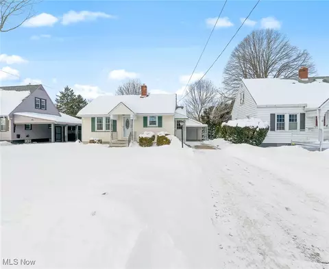 Exterior - 18 E Oakland Blvd, Struthers, OH 44471 photo 5 of 5