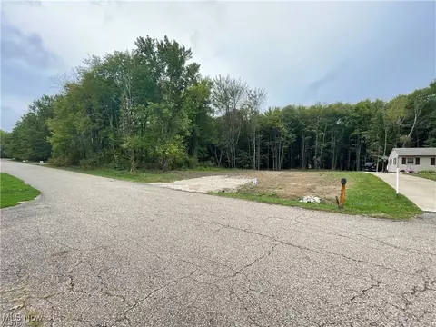 31 Colony Dr, Alliance, OH 44601