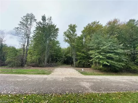 29 Colony Dr, Alliance, OH 44601