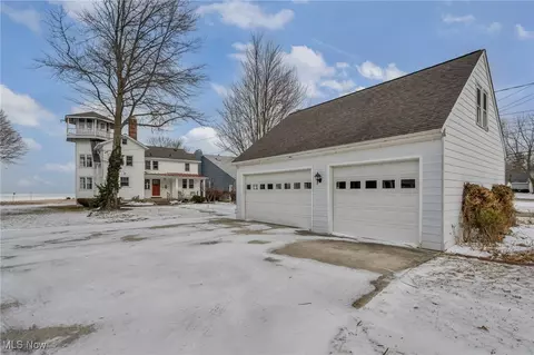 7399 Salida Rd, Mentor On The Lake, OH 44060