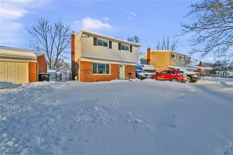 Exterior - 856 Salem Ave, Elyria, OH 44035 photo 2 of 3