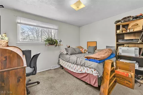 Bedroom - 856 Salem Ave, Elyria, OH 44035 photo 4 of 11