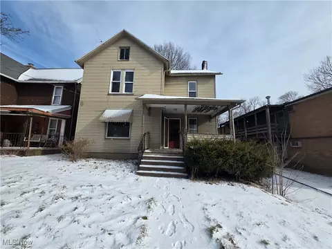 242 Vine St, Salem, OH 44460