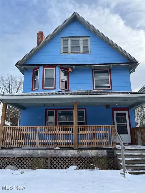 1351 Beach Ave, Lakewood, OH 44107