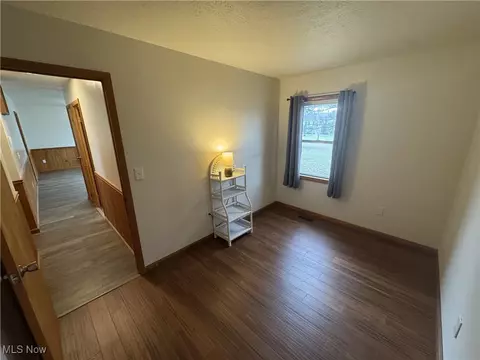 1331 E 28th St, Ashtabula, OH 44004 photo 4