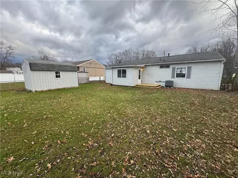 1331 E 28th St, Ashtabula, OH 44004 photo 17
