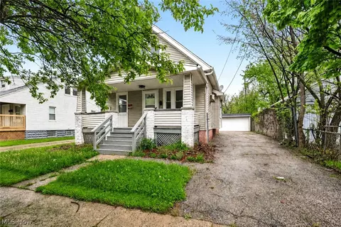 19901 Pawnee Ave, Cleveland, OH 44119