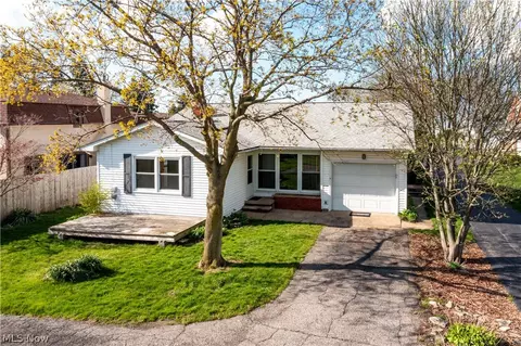 14015 W Lake Rd, Vermilion, OH 44089
