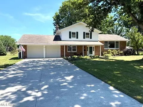 707 Lincoln St, Amherst, OH 44001
