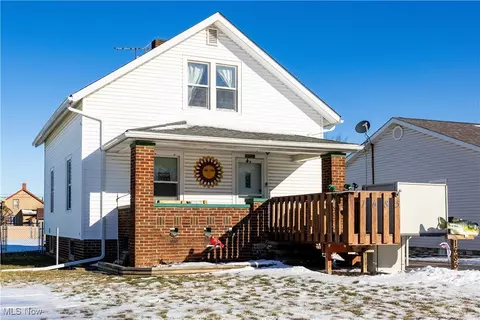 1685 E 36th St, Lorain, OH 44055 photo 2