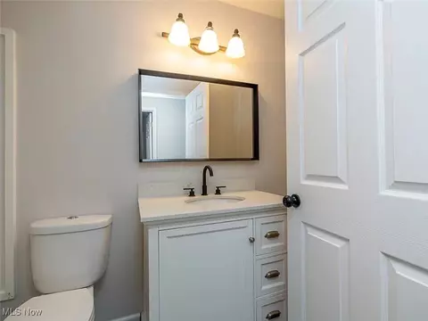 828 S Logan St, Elyria, OH 44035 photo 6