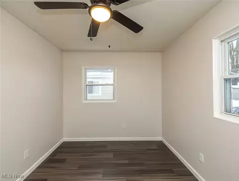 828 S Logan St, Elyria, OH 44035 photo 5