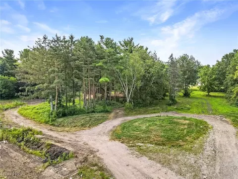3473 Moon Rd, Avon, OH 44011 photo 3