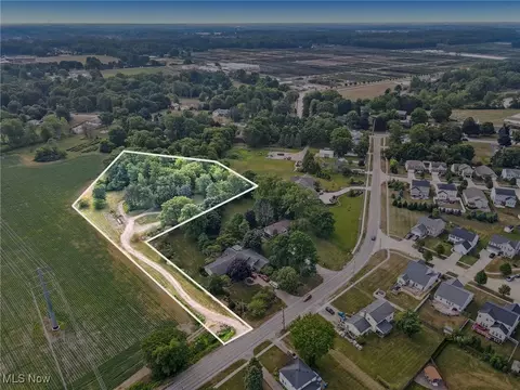 3473 Moon Rd, Avon, OH 44011 photo 2