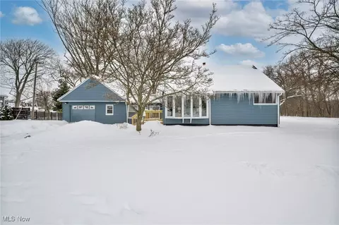 4378 Metropolitan Dr, Cleveland, OH 44135