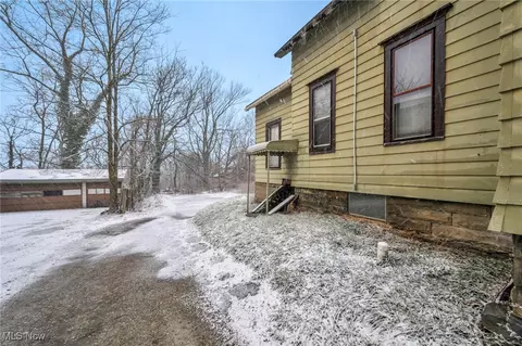 317 West Ave, Elyria, OH 44035 photo 5