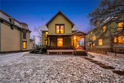 317 West Ave, Elyria, OH 44035 photo 2