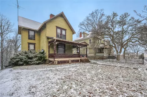 317 West Ave, Elyria, OH 44035 photo 4