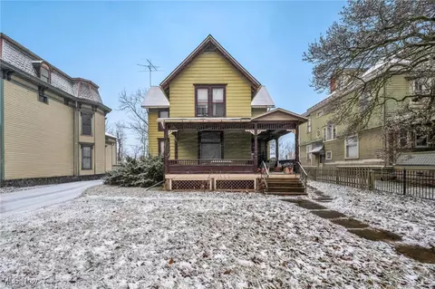 317 West Ave, Elyria, OH 44035