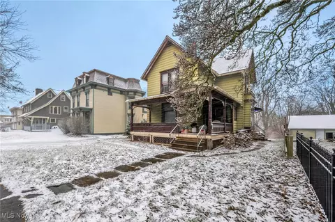 317 West Ave, Elyria, OH 44035 photo 3
