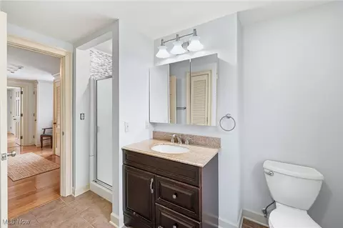 Bath - 153 Overhill Rd, Boardman, OH 44512 photo 3 of 5