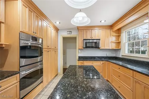 Kitchen - 153 Overhill Rd, Boardman, OH 44512 photo 2 of 3