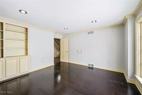 Living - 153 Overhill Rd, Boardman, OH 44512 photo 1 of 5