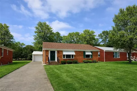 487 Karen Dr, Berea, OH 44017