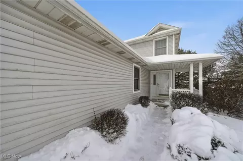 758 Beverly Ave, Canal Fulton, OH 44614