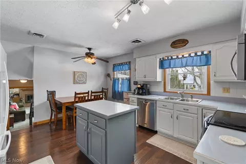 295 High Point Dr, Wadsworth, OH 44281 photo 11
