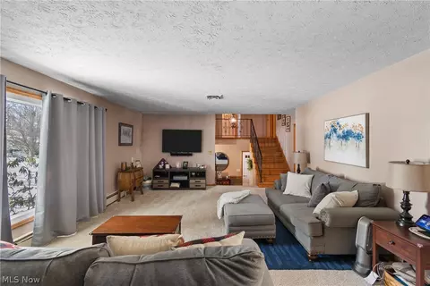 295 High Point Dr, Wadsworth, OH 44281 photo 9