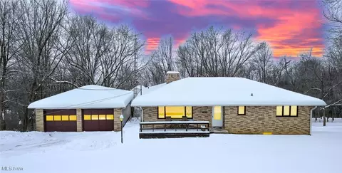 2020 Myersville Rd, Akron, OH 44312