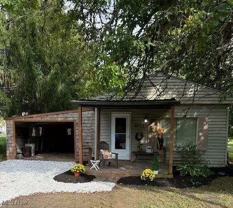 4527 Rock Cut Rd, Norton, OH 44203