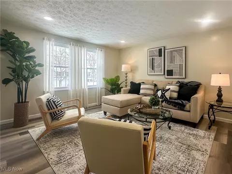 814 Florida Ave, Mcdonald, OH 44437 photo 5