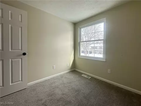 814 Florida Ave, Mcdonald, OH 44437 photo 28