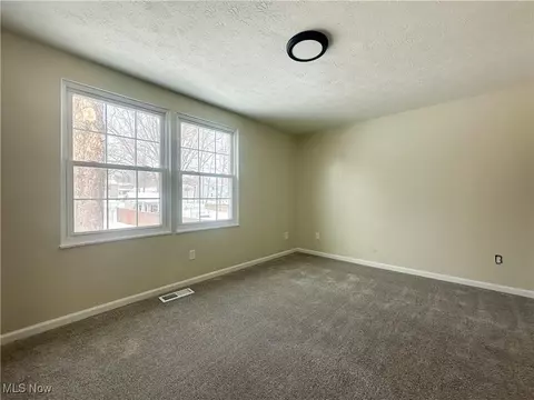814 Florida Ave, Mcdonald, OH 44437 photo 21