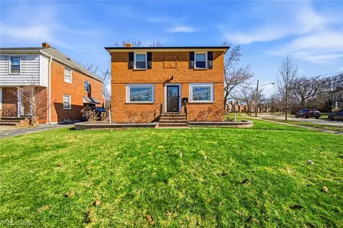 2353 Charney Rd, University Heights, OH 44118