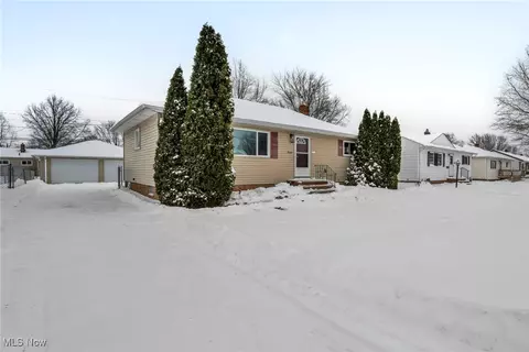 30051 Forestgrove Rd, Willowick, OH 44095