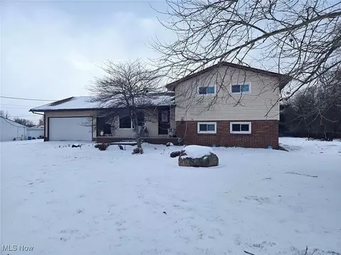 9490 State Route 212 NE, Bolivar, OH 44612