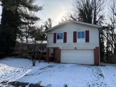 1700 Karg Dr, Akron, OH 44313