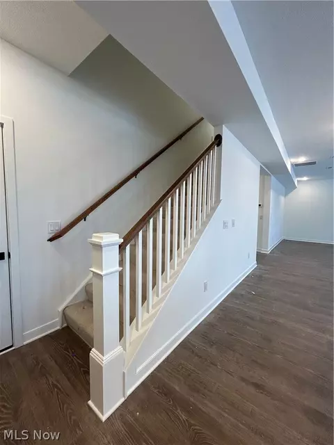 Entry Way - 280 N Lighthouse Oval NW, Marblehead, OH 43440 photo 2 of 2